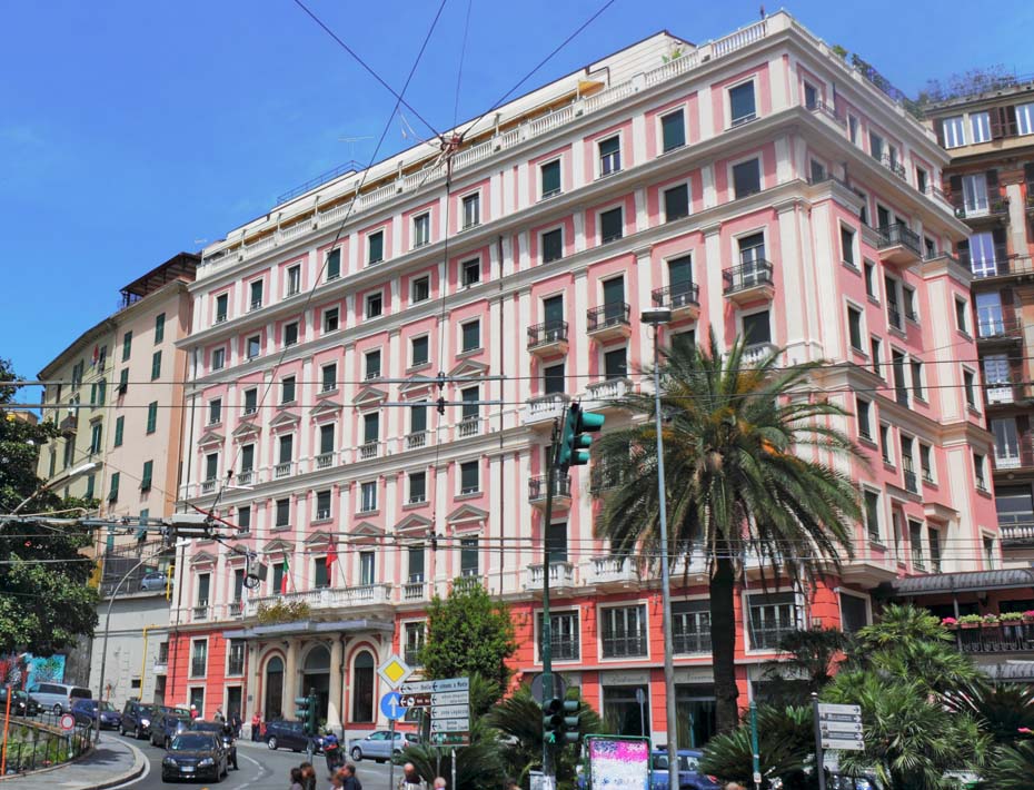 Restauro del Grand Hotel Savoia a Genova a cura di Boero