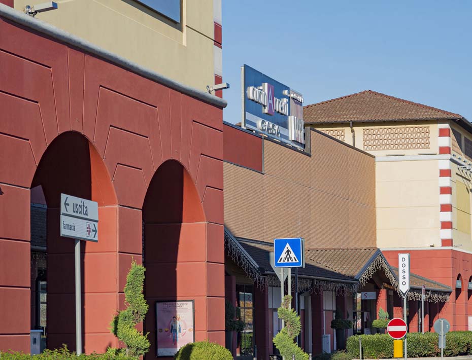 Riqualificazione del centro commerciale Serravalle a cura di Boero