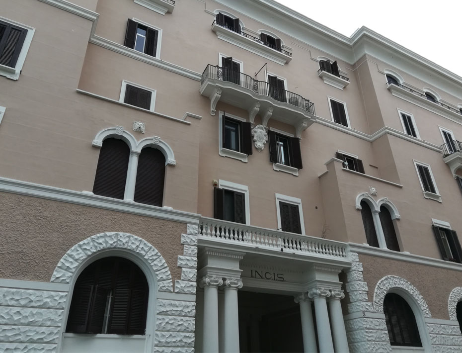 Riqualificazione del palazzo di via Crollalanza di Bari a cura di Boero